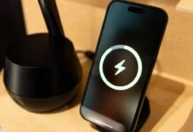 Sony повертає легендарні навушники WH-1000XM4 у дешевшій версії